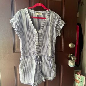 Vineyard Vines performance seersucker romper